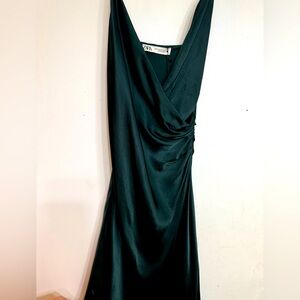NEW with Tags ZARA dress. Emerald green. Size XS